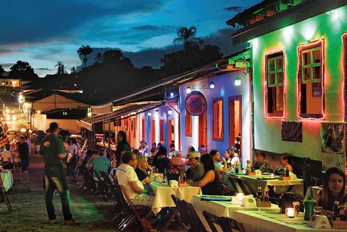 Prefeito de Pirenópolis libera reabertura de bares e restaurantes - via  @podergoias